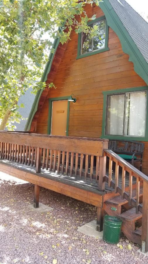 Готель Cabins On Strawberry Hill Pine Екстер'єр фото